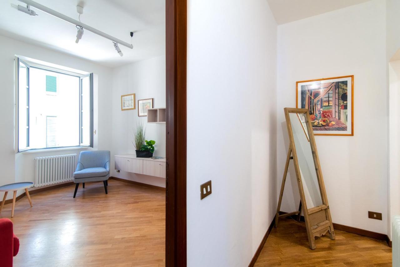 Center Home - The House Of Travelers Como Luaran gambar