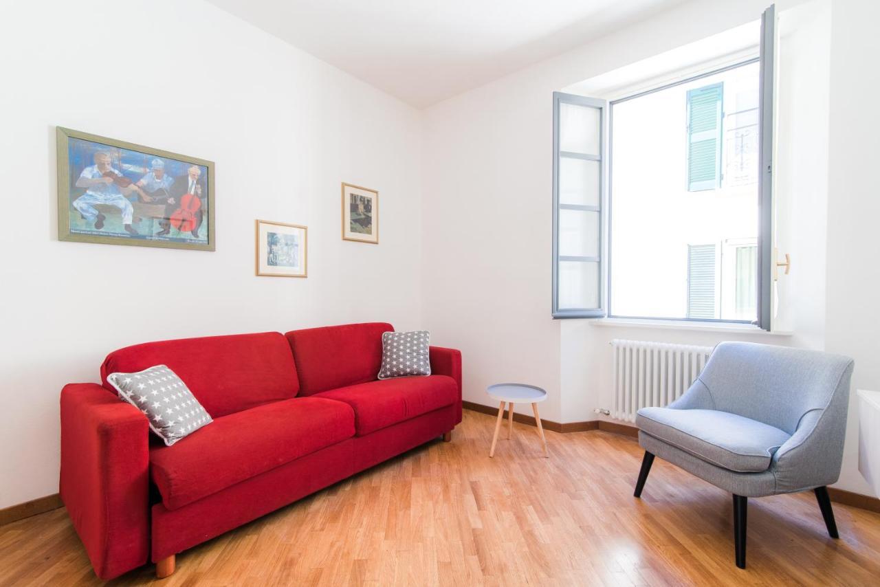 Center Home - The House Of Travelers Como Luaran gambar