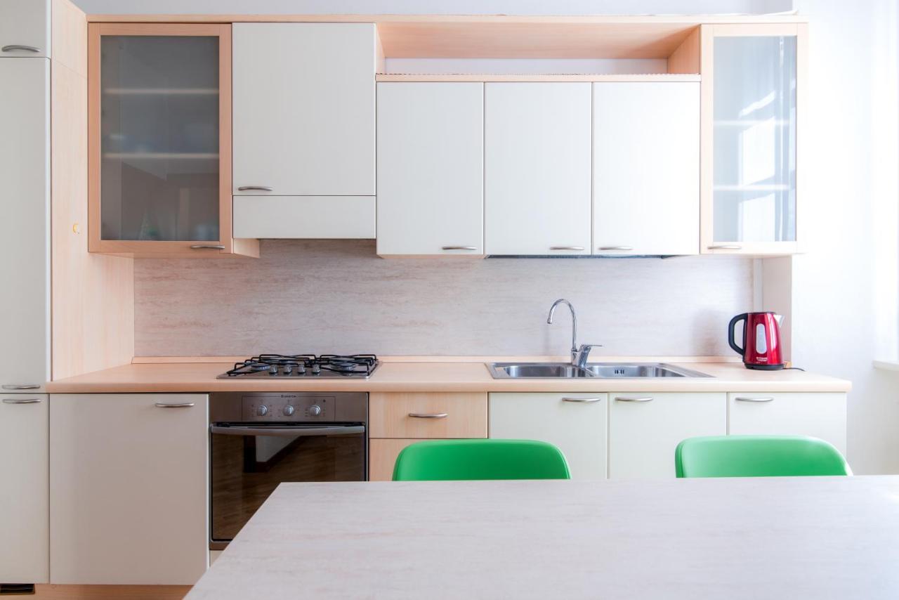 Center Home - The House Of Travelers Como Luaran gambar