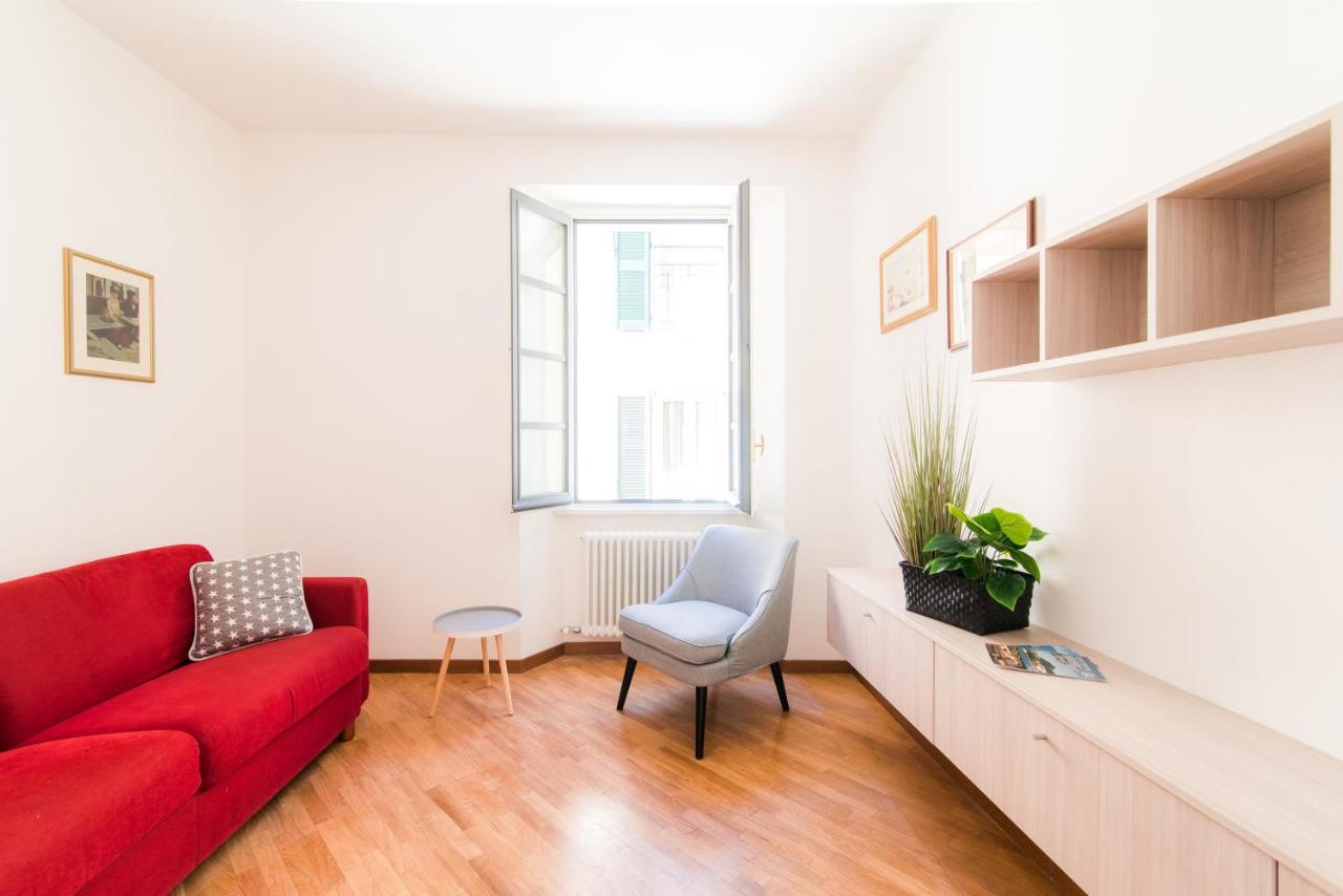 Center Home - The House Of Travelers Como Luaran gambar